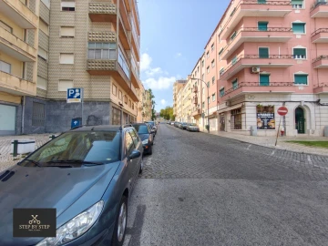 Apartamento T4 para Venda em Areeiro