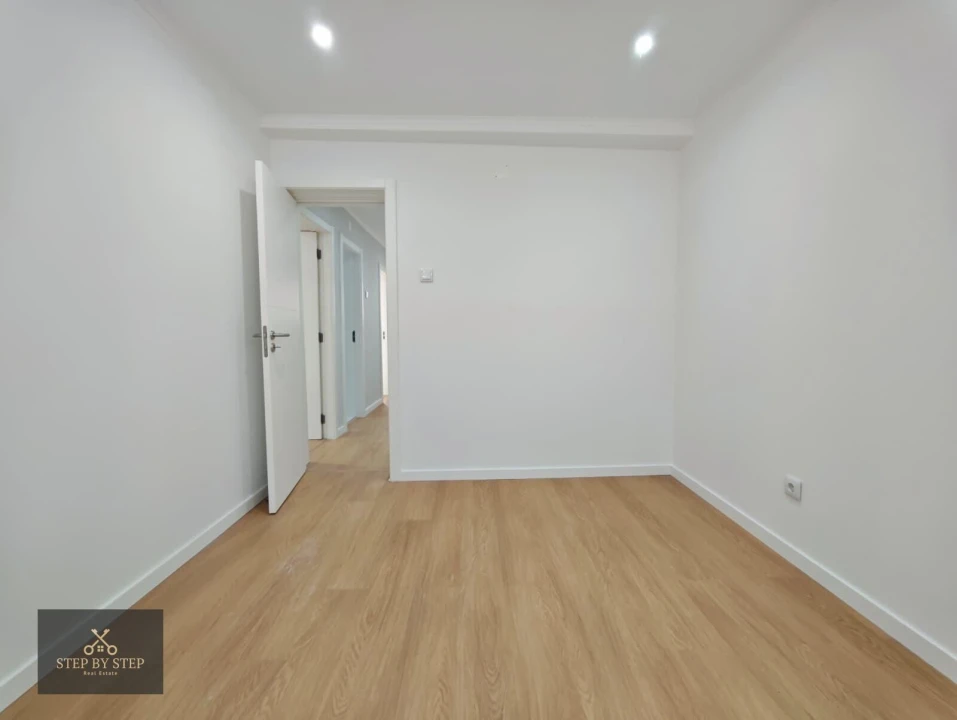 Apartamento T3 para Venda em Venteira Foto 30