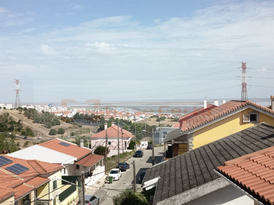 Moradia T6 para Venda em Santa Iria de Azoia, São João da Talha e Bobadela Foto 18
