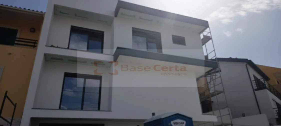 Moradia T6 para Venda em Santa Iria de Azoia, São João da Talha e Bobadela Foto 3