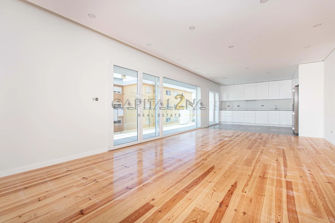Apartamento T4 para Venda em Carcavelos e Parede Foto 16