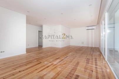 Apartamento T4 para Venda em Carcavelos e Parede
