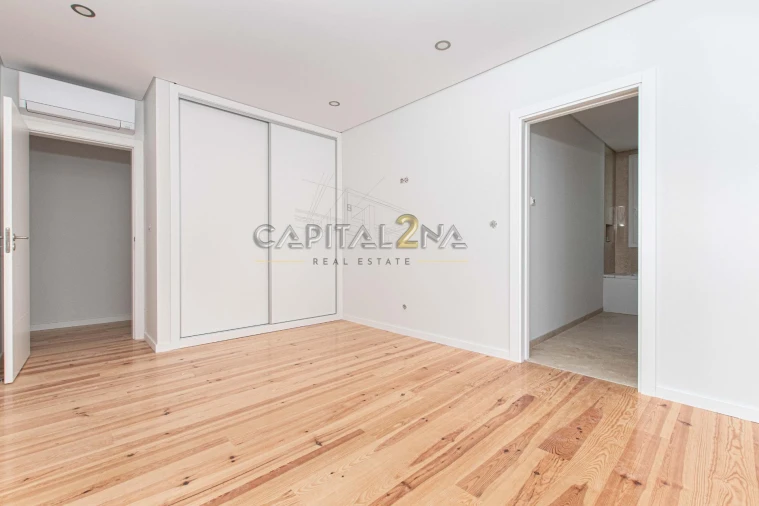 Apartamento T4 para Venda em Carcavelos e Parede Foto 14