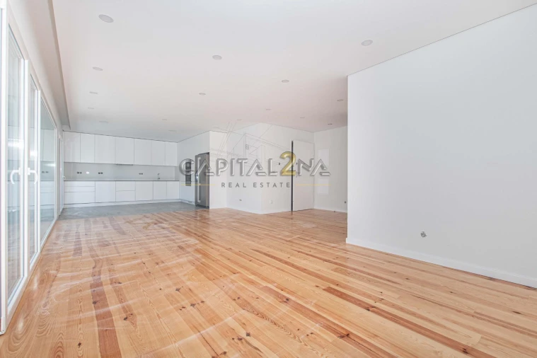 Apartamento T4 para Venda em Carcavelos e Parede Foto 17