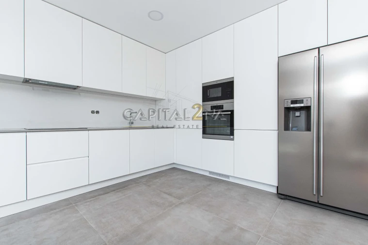 Apartamento T4 para Venda em Carcavelos e Parede Foto 3