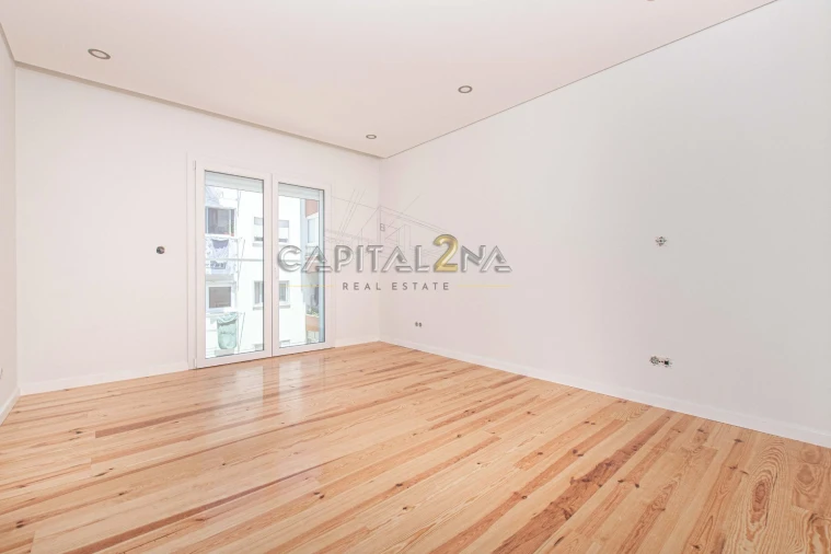Apartamento T4 para Venda em Carcavelos e Parede Foto 4