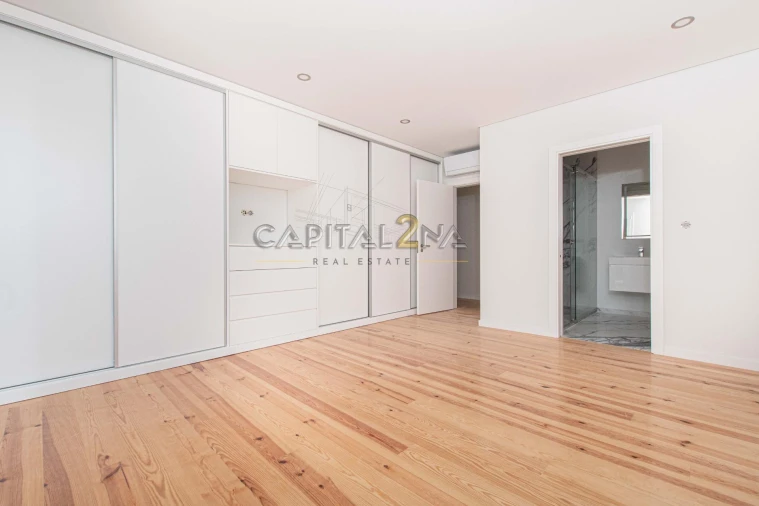 Apartamento T4 para Venda em Carcavelos e Parede Foto 8