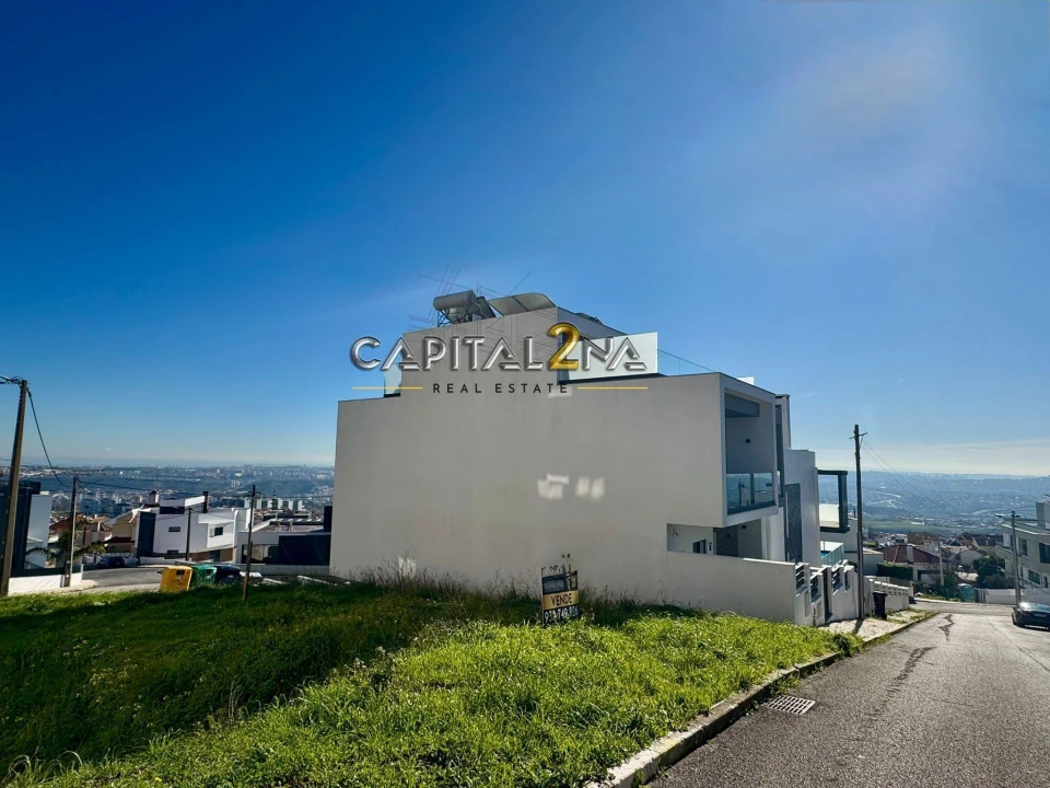Terreno para Venda em Pontinha e Famões Foto 1