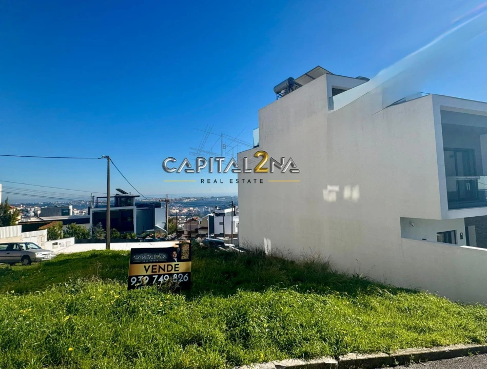Terreno para Venda em Pontinha e Famões Foto 2