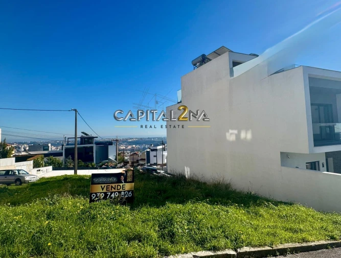 Terreno para Venda em Pontinha e Famões Foto 2