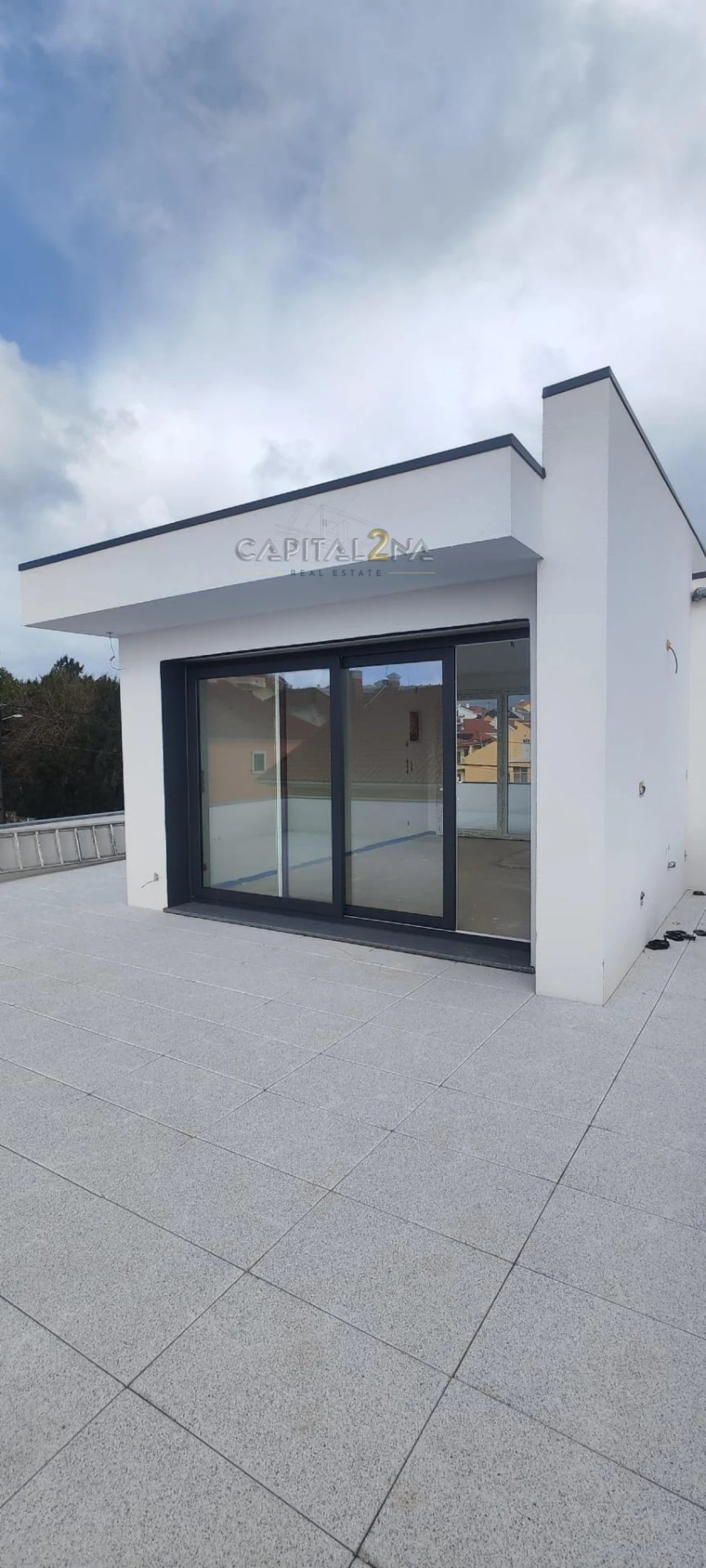 Moradia T5 para Venda em Pontinha e Famões Foto 13
