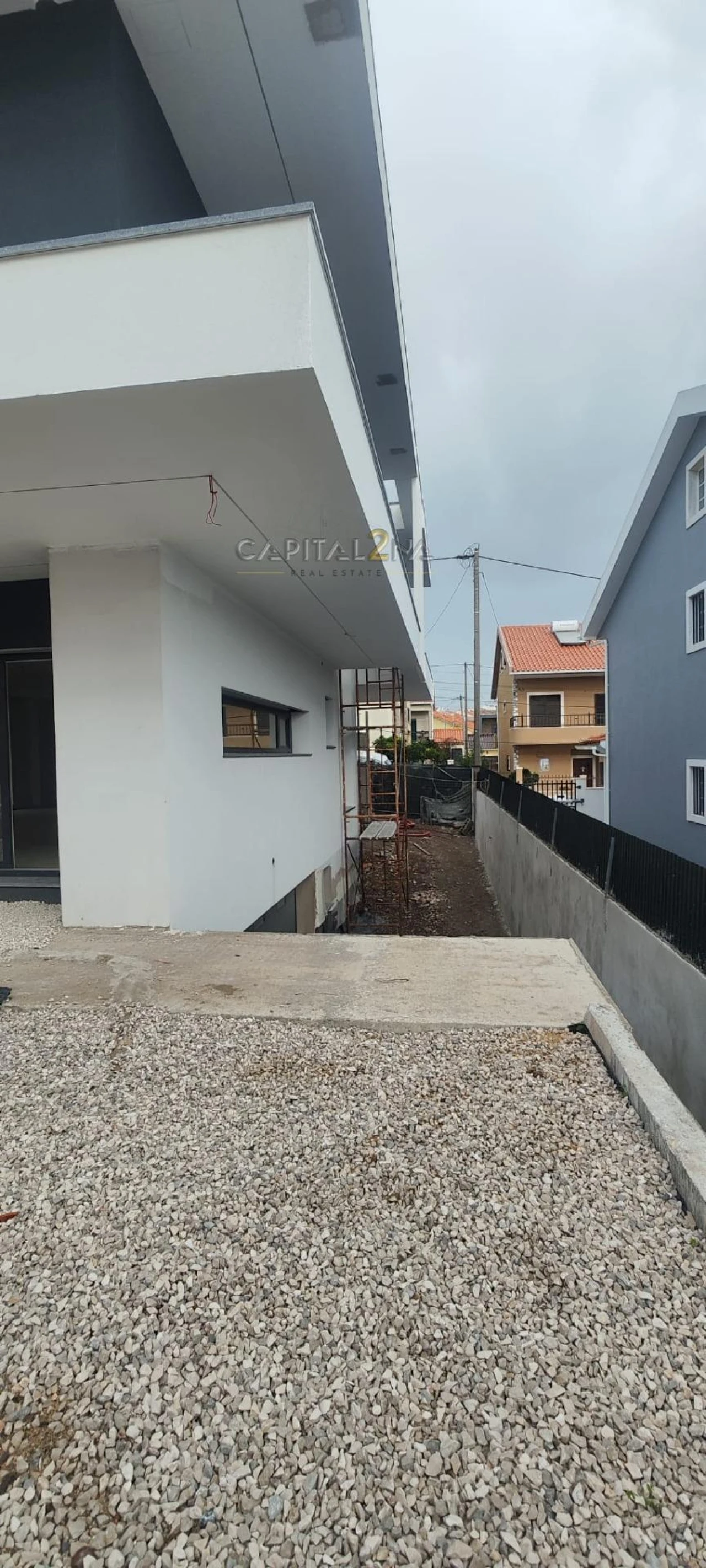 Moradia T5 para Venda em Pontinha e Famões Foto 31