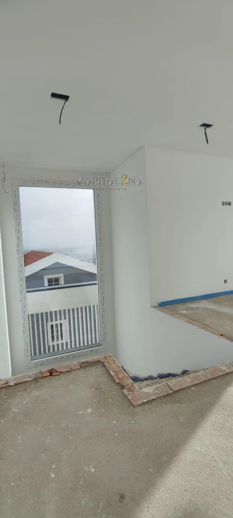 Moradia T5 para Venda em Pontinha e Famões