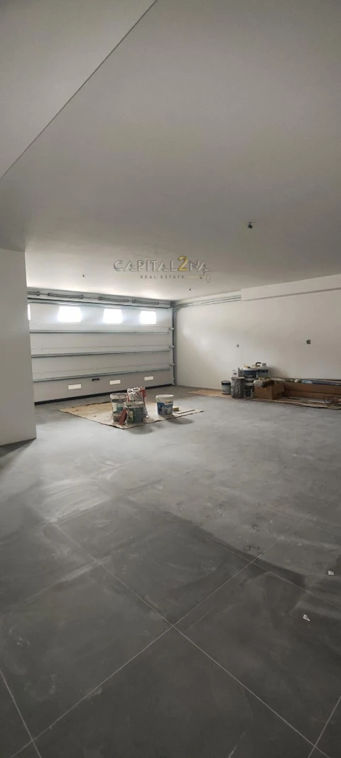 Moradia T5 para Venda em Pontinha e Famões