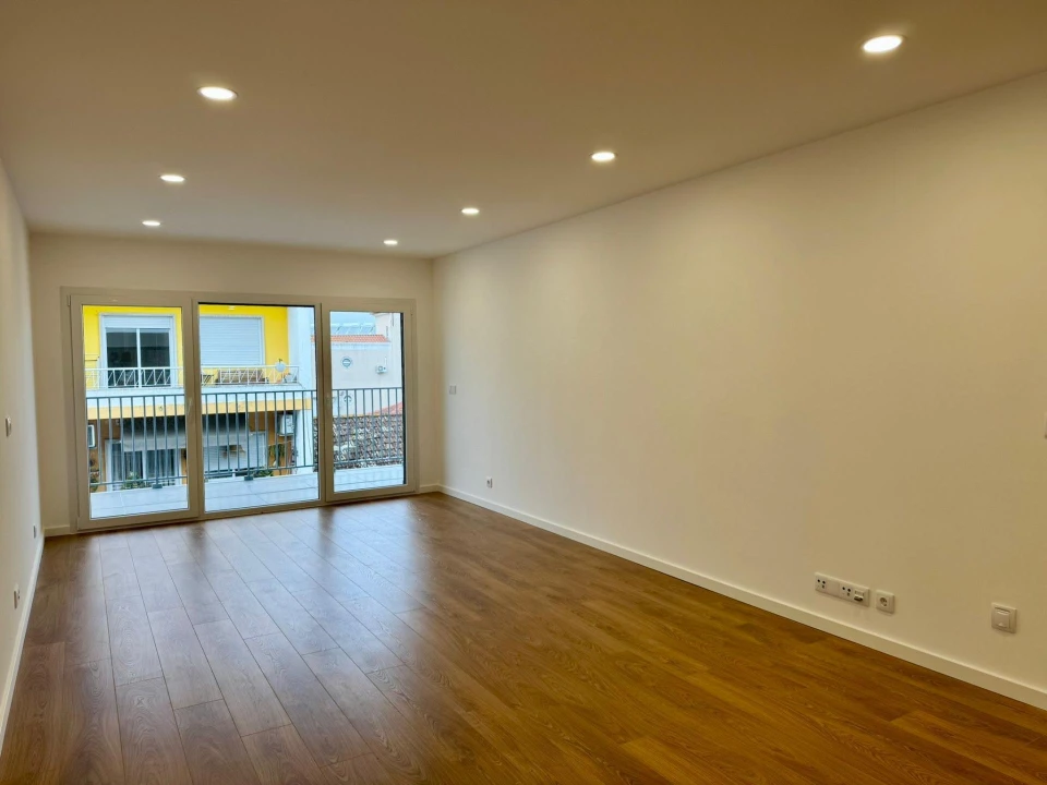 Apartamento T3 para Venda em Loures Foto 1