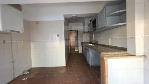 Apartamento T1 para Venda em Falagueira-Venda Nova