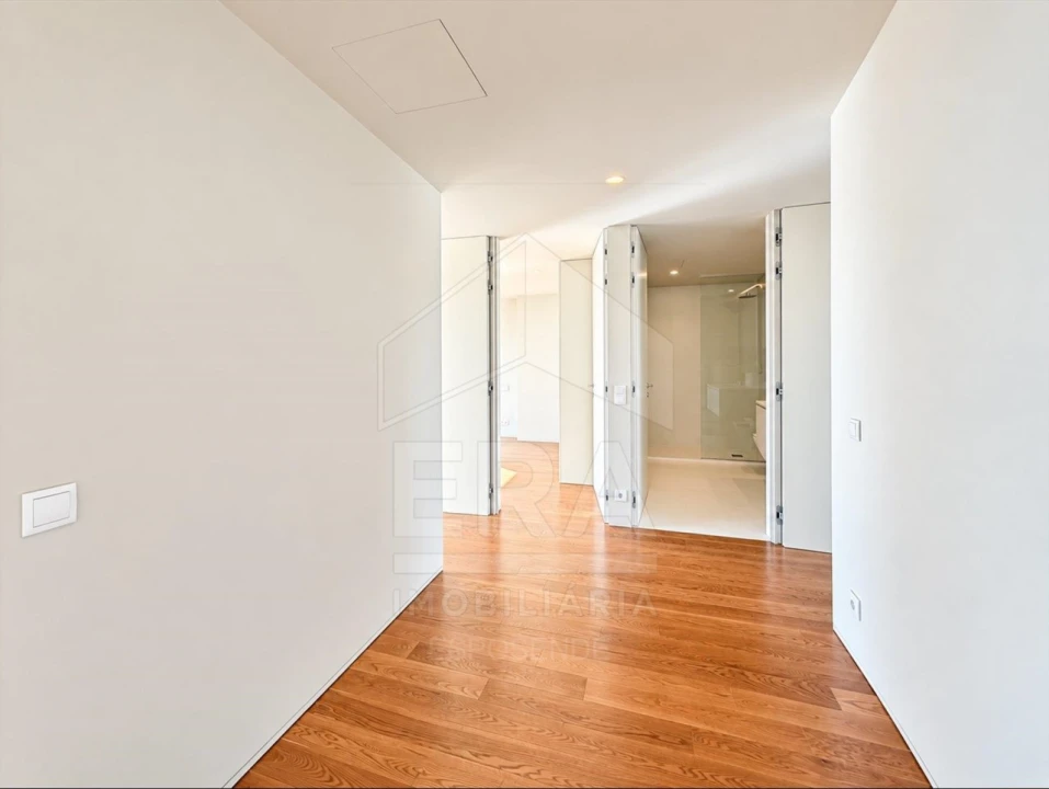 Apartamento T4 para Venda em Barcelinhos Foto 9