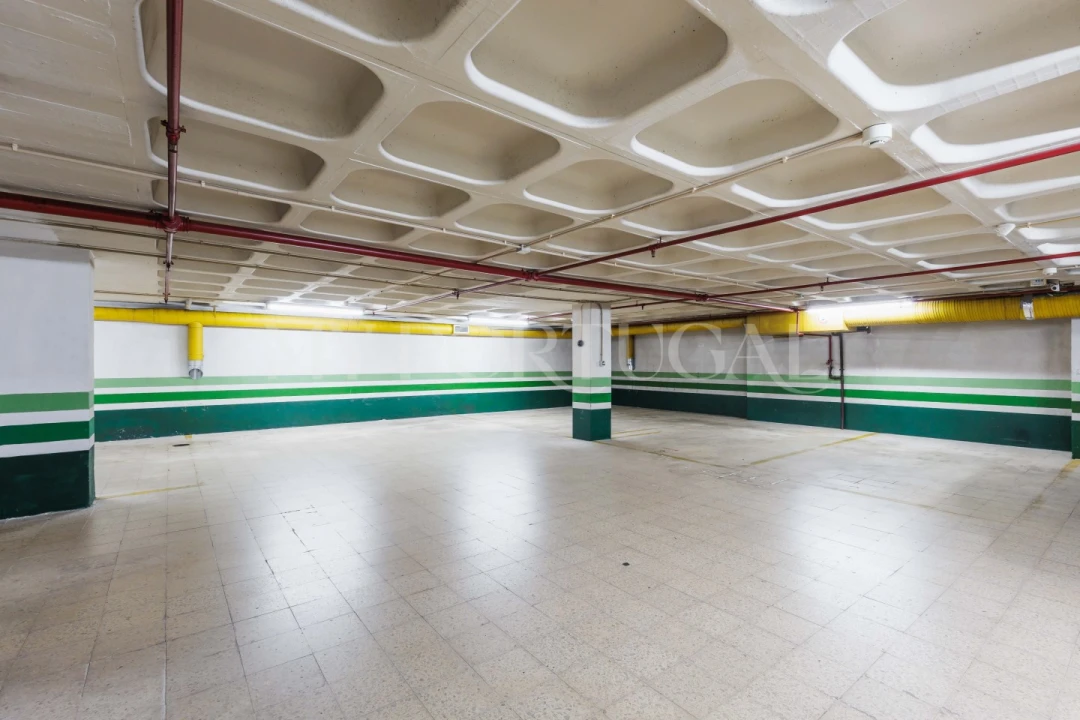 Prédio para Arrendamento em Santo António Foto 31