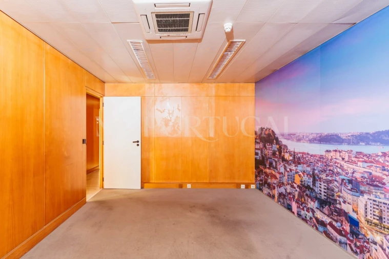 Prédio para Arrendamento em Santo António Foto 12