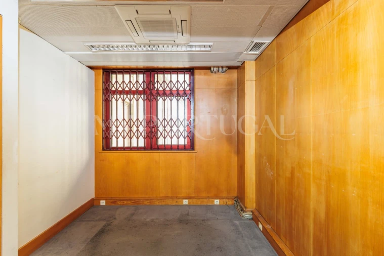 Prédio para Arrendamento em Santo António Foto 26