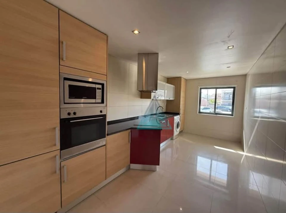 Apartamento T2 para Venda em Fernao Ferro Foto 1