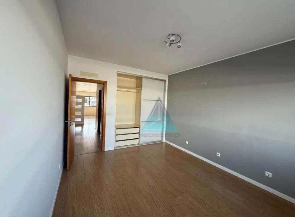 Apartamento T2 para Venda em Fernao Ferro Foto 16