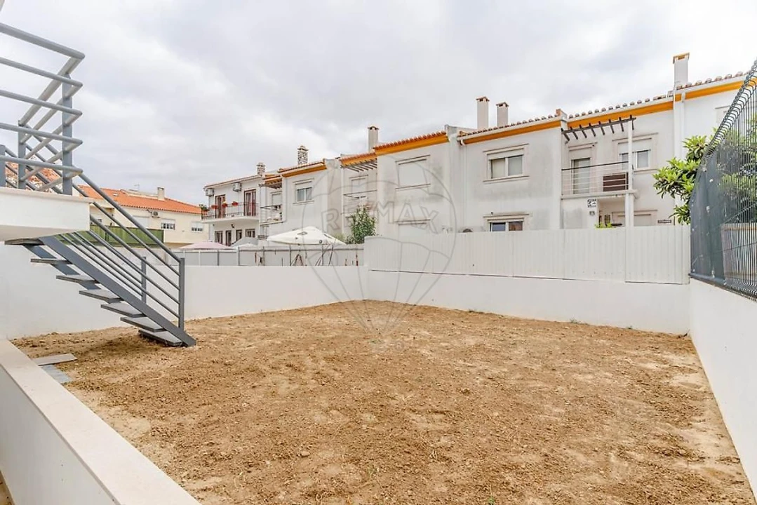 Moradia T4 para Arrendamento em Azeitão (São Lourenço e São Simão) Foto 29
