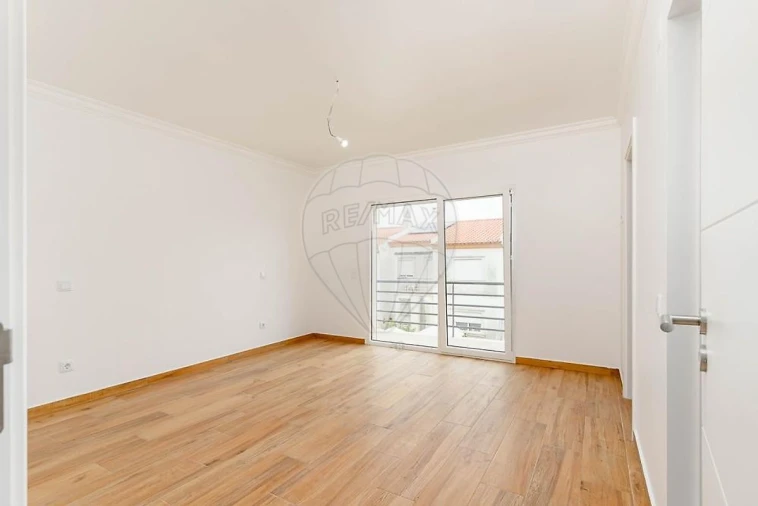 Moradia T4 para Arrendamento em Azeitão (São Lourenço e São Simão) Foto 3