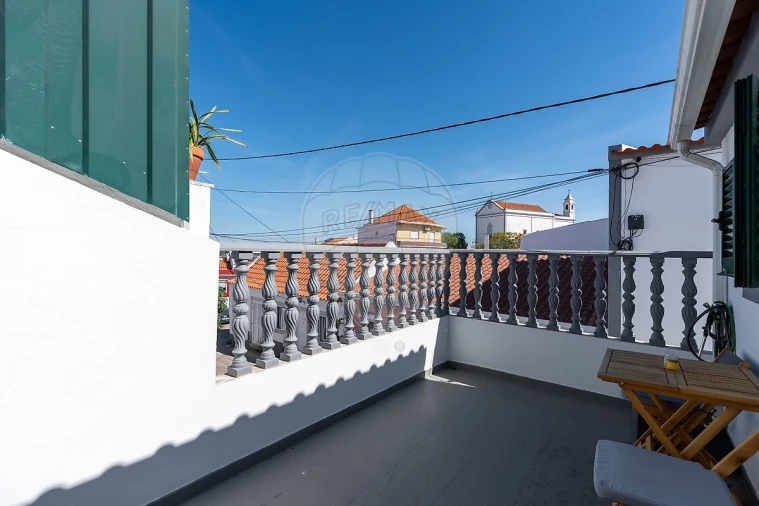 Moradia T2 para Venda em Quinta do Anjo Foto 13