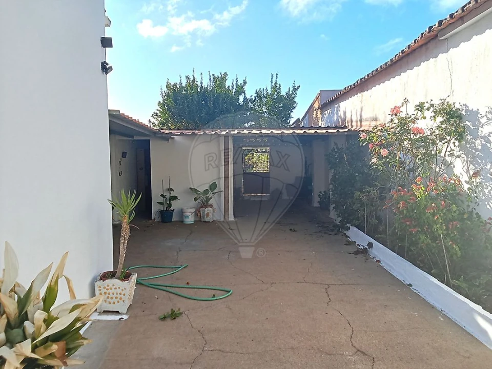 Moradia T5 para Venda em Manique do Intendente, Vila Nova de São Pedro e Maçussa Foto 1