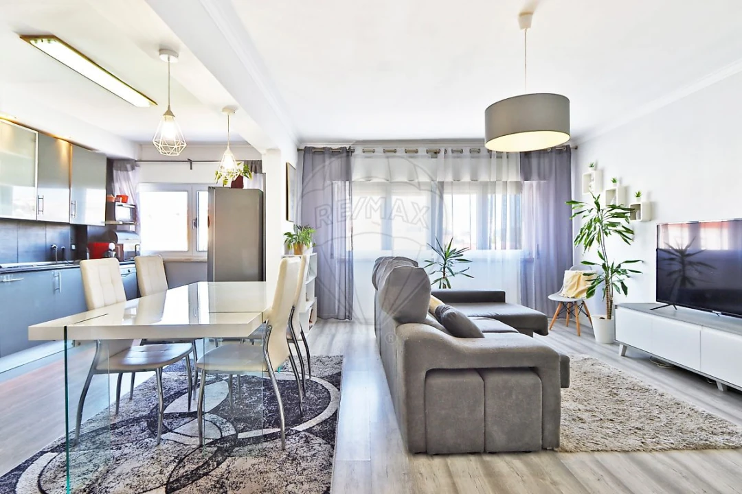 Apartamento T3 para Venda em Massamá e Monte Abraão Foto 3