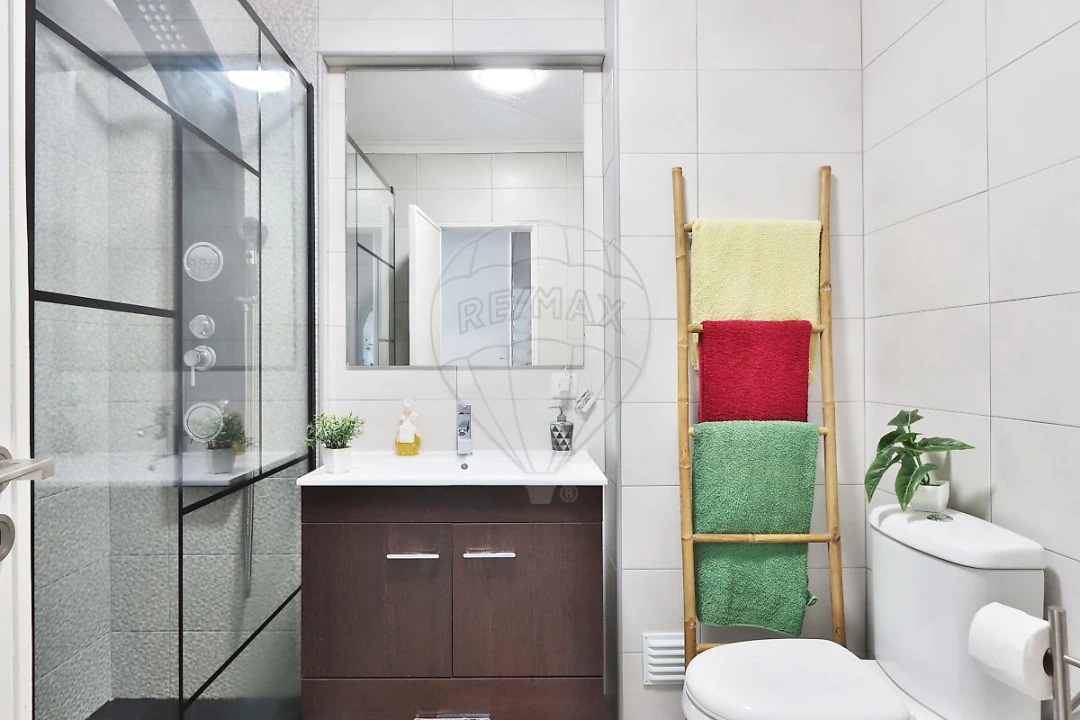 Apartamento T3 para Venda em Massamá e Monte Abraão Foto 16