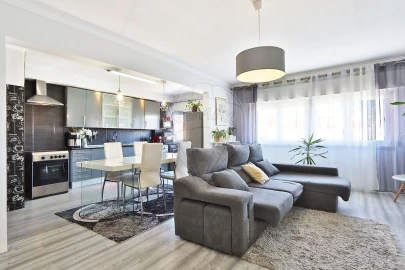 Apartamento T3 para Venda em Massamá e Monte Abraão