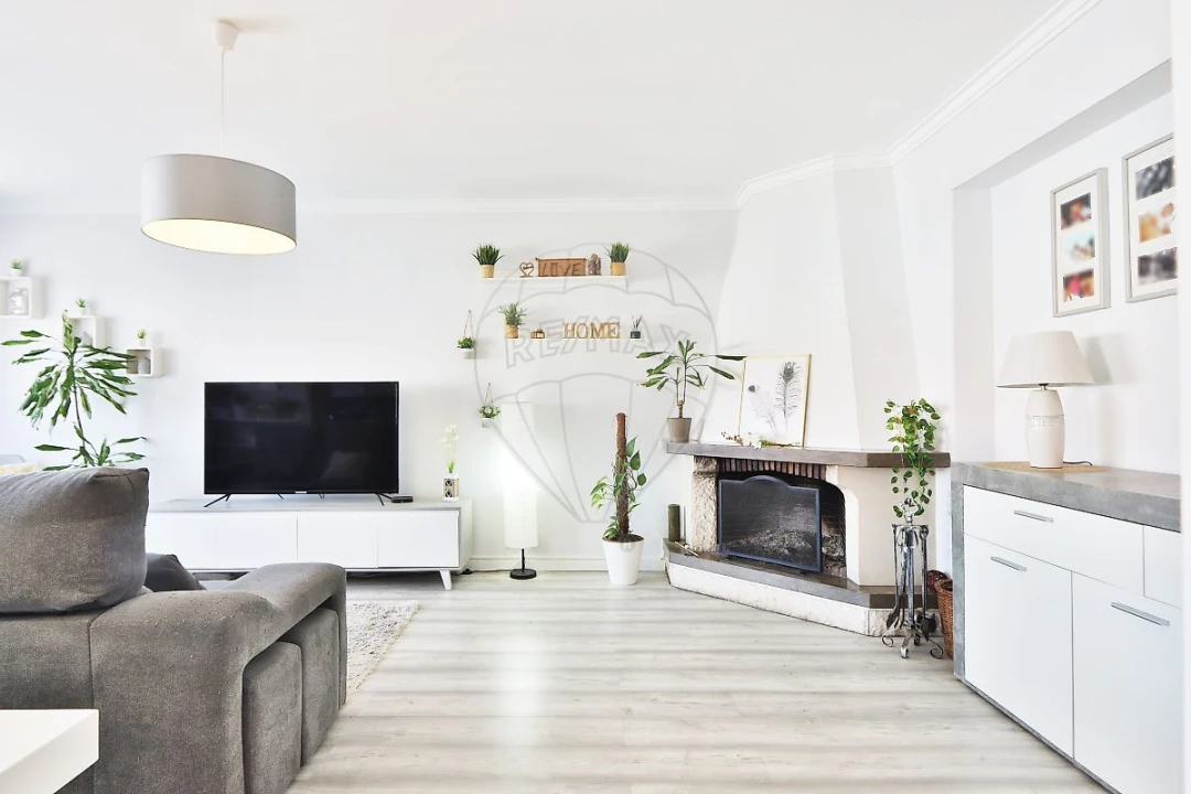 Apartamento T3 para Venda em Massamá e Monte Abraão Foto 1