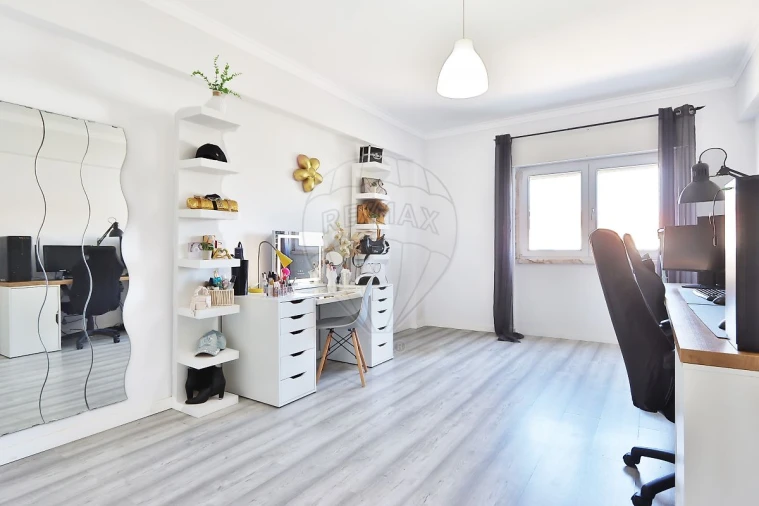Apartamento T3 para Venda em Massamá e Monte Abraão Foto 13