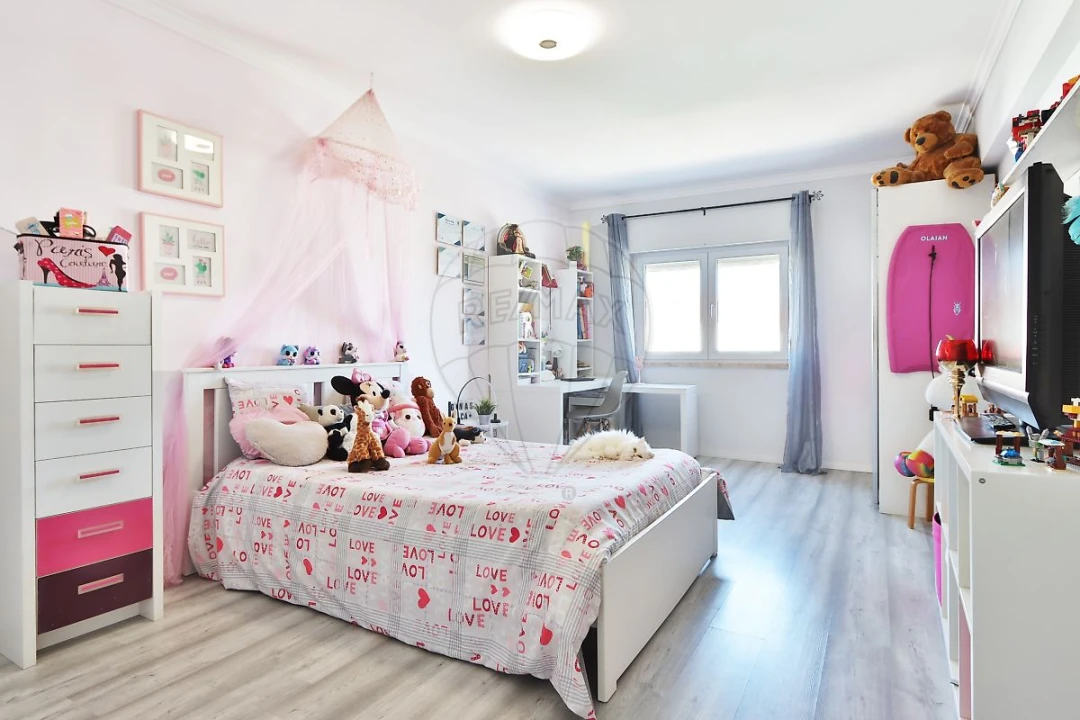 Apartamento T3 para Venda em Massamá e Monte Abraão Foto 18