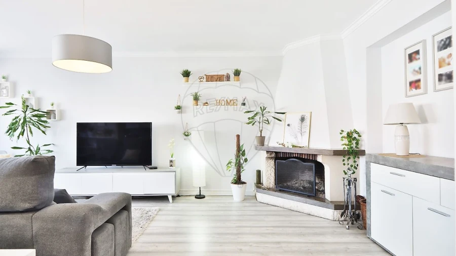 Apartamento T3 para Venda em Massamá e Monte Abraão