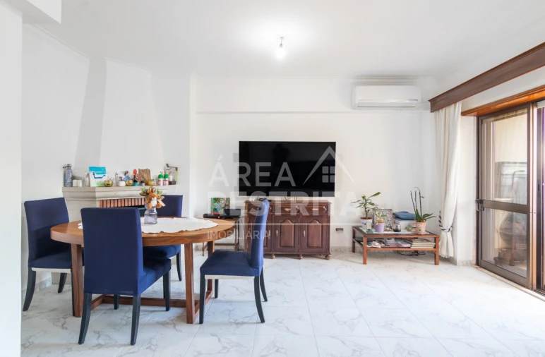 Apartamento T3 para Venda em Vila Franca de Xira Foto 7