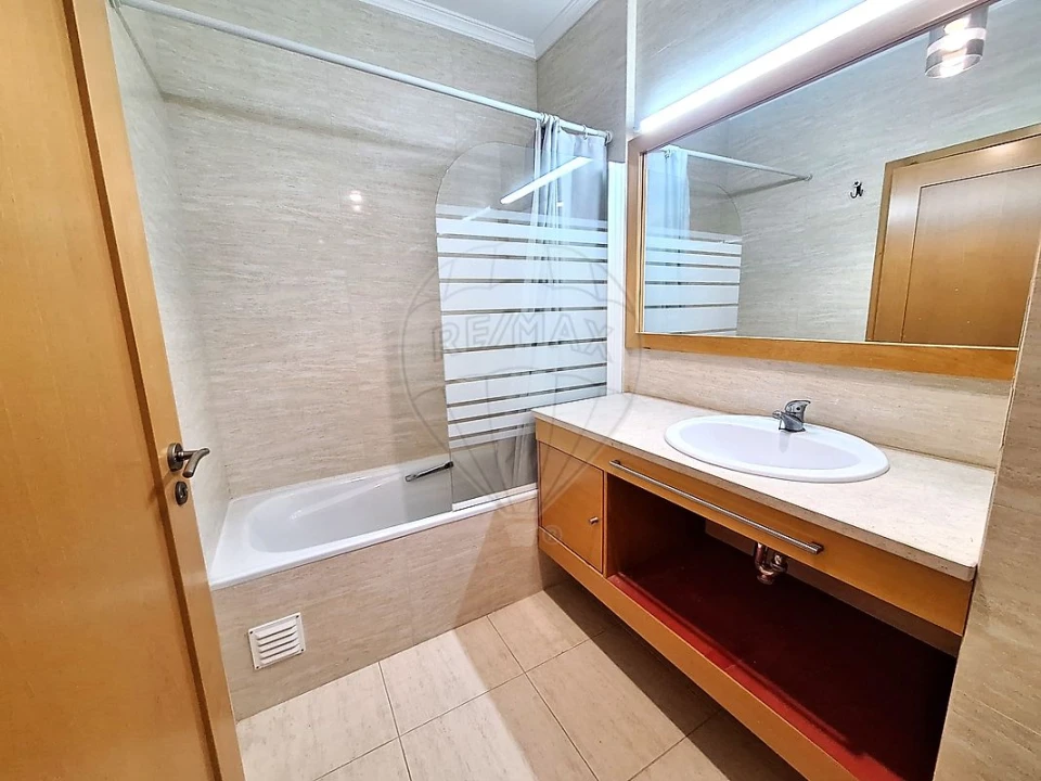 Apartamento T1 para Venda em Portimão Foto 14