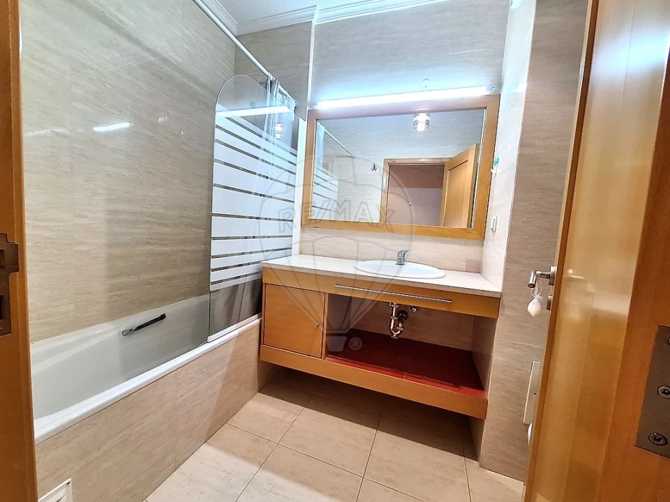 Apartamento T1 para Venda em Portimão Foto 11