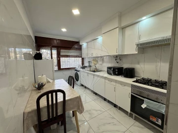 Apartamento T2 para Venda em Massamá e Monte Abraão