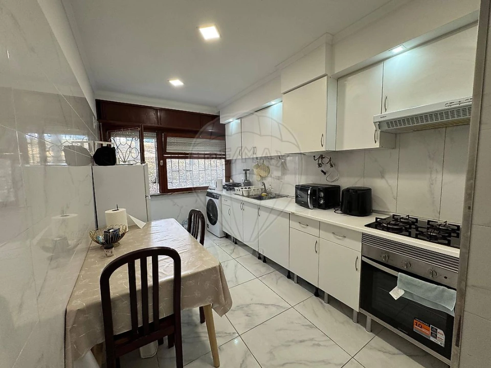 Apartamento T2 para Venda em Massamá e Monte Abraão Foto 1