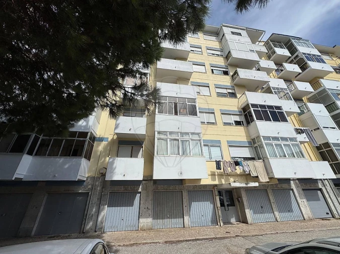 Apartamento T2 para Venda em Massamá e Monte Abraão Foto 3