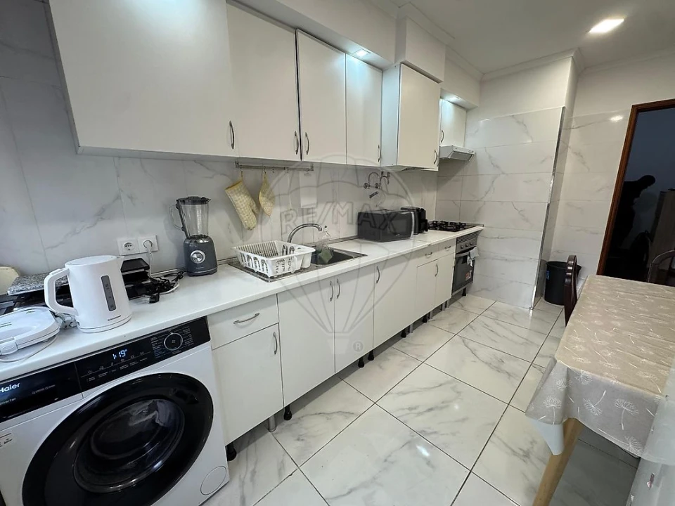 Apartamento T2 para Venda em Massamá e Monte Abraão Foto 2
