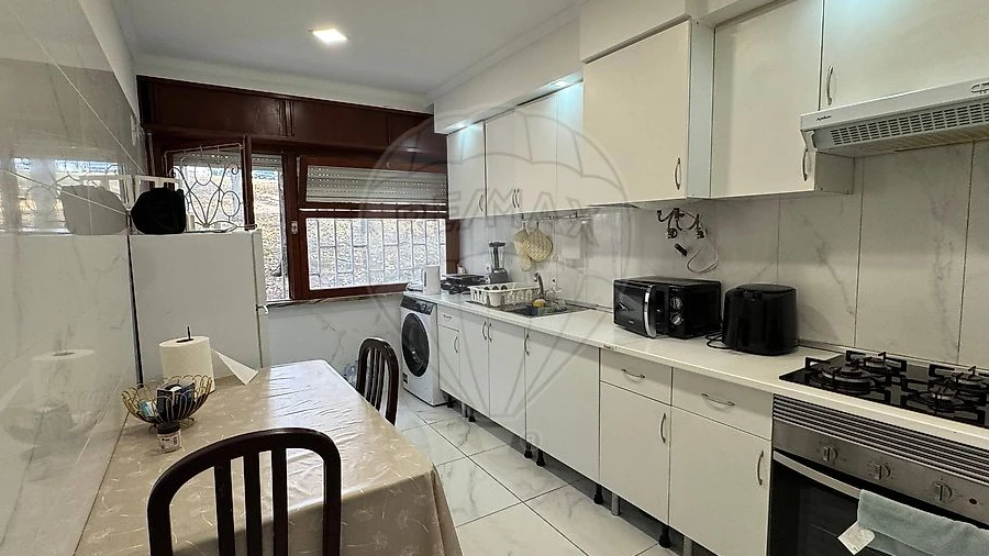 Apartamento T2 para Venda em Massamá e Monte Abraão