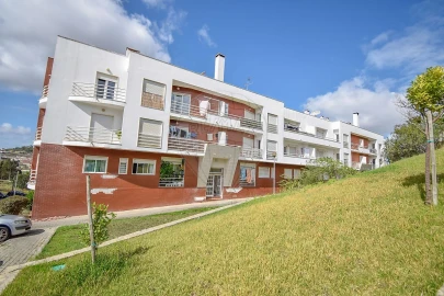 Apartamento T2 para Arrendamento em Santa Maria, São Pedro e Matacães