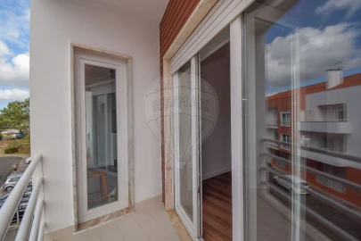 Apartamento T2 para Arrendamento em Santa Maria, São Pedro e Matacães
