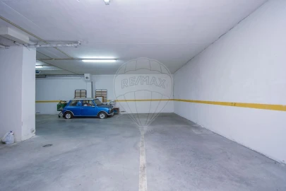Apartamento T2 para Arrendamento em Santa Maria, São Pedro e Matacães