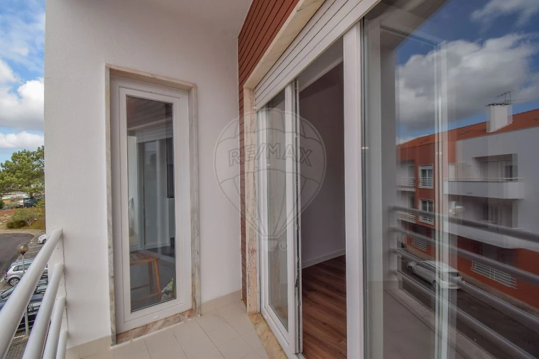 Apartamento T2 para Arrendamento em Santa Maria, São Pedro e Matacães Foto 23