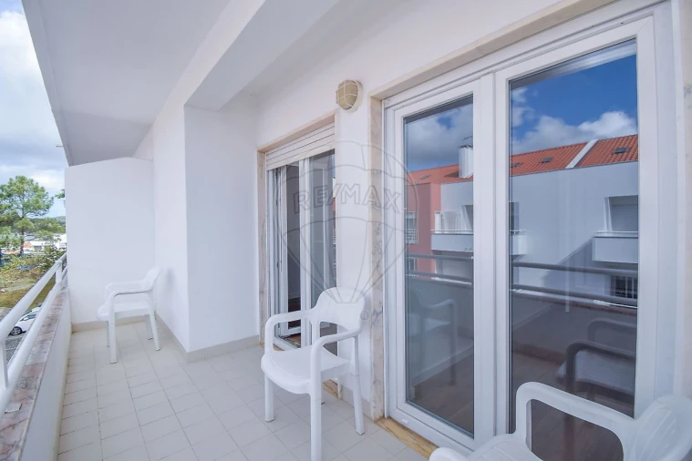 Apartamento T2 para Arrendamento em Santa Maria, São Pedro e Matacães Foto 12